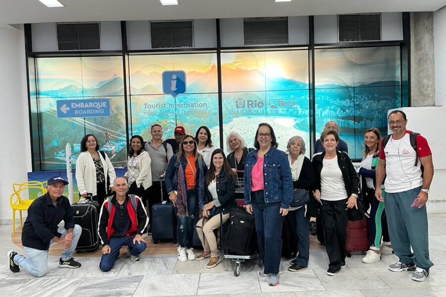 Parte da delegação que se encontrou no aeroporto, rumo ao Rio de Janeiro (2)